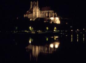Cathedral St. Etienne bei Nacht