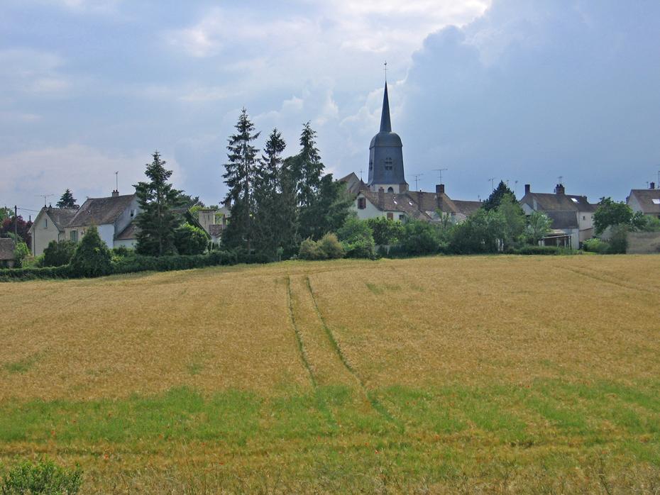 Seltsame Kirche am Kanalrand