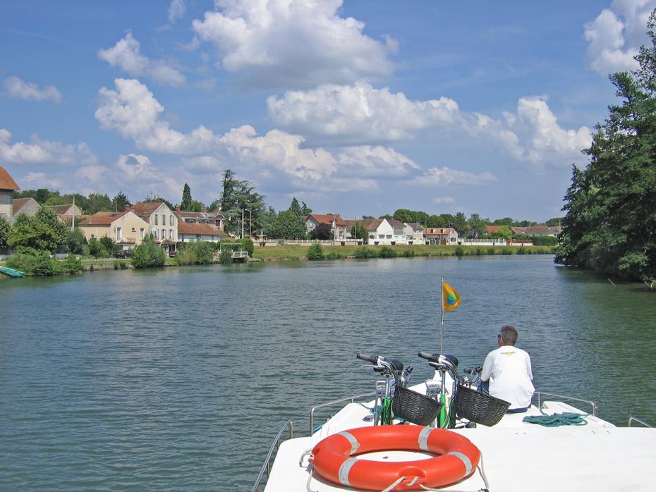 Die Yonne sieht bei Sonne so viel schöner aus.