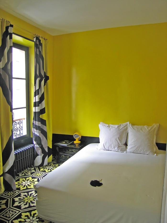Unser 'kuscheliges' Hotelzimmer in Paris