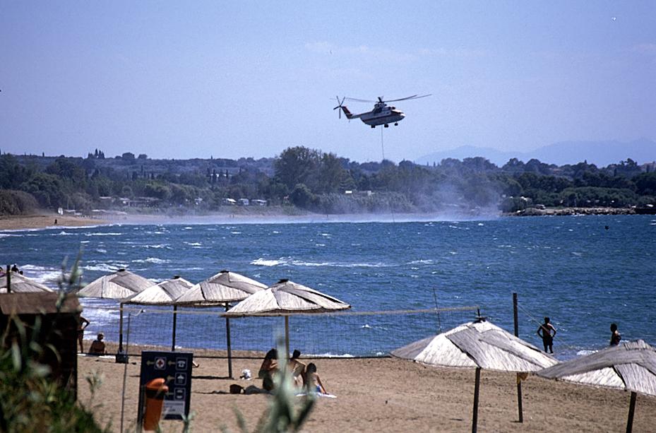 Löschhubschrauber in Kourouta