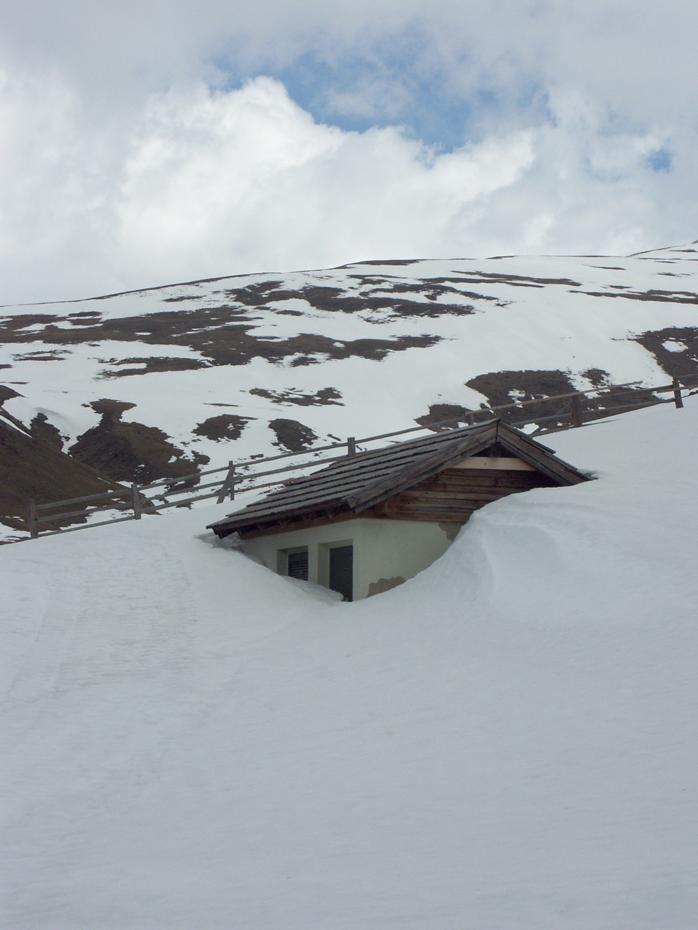 Der Winter ist noch nicht ganz besiegt auf der Nockalm Panoramastraße
