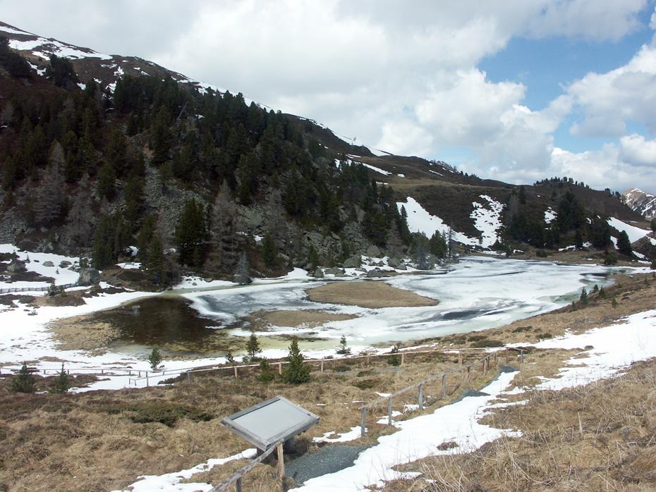 sogar der See an der Nockalm Panoramastraße ist noch zugefroren