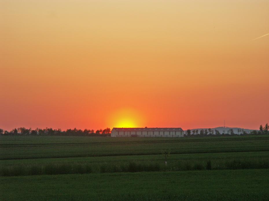Brennendes Haus oder Sonnenuntergang