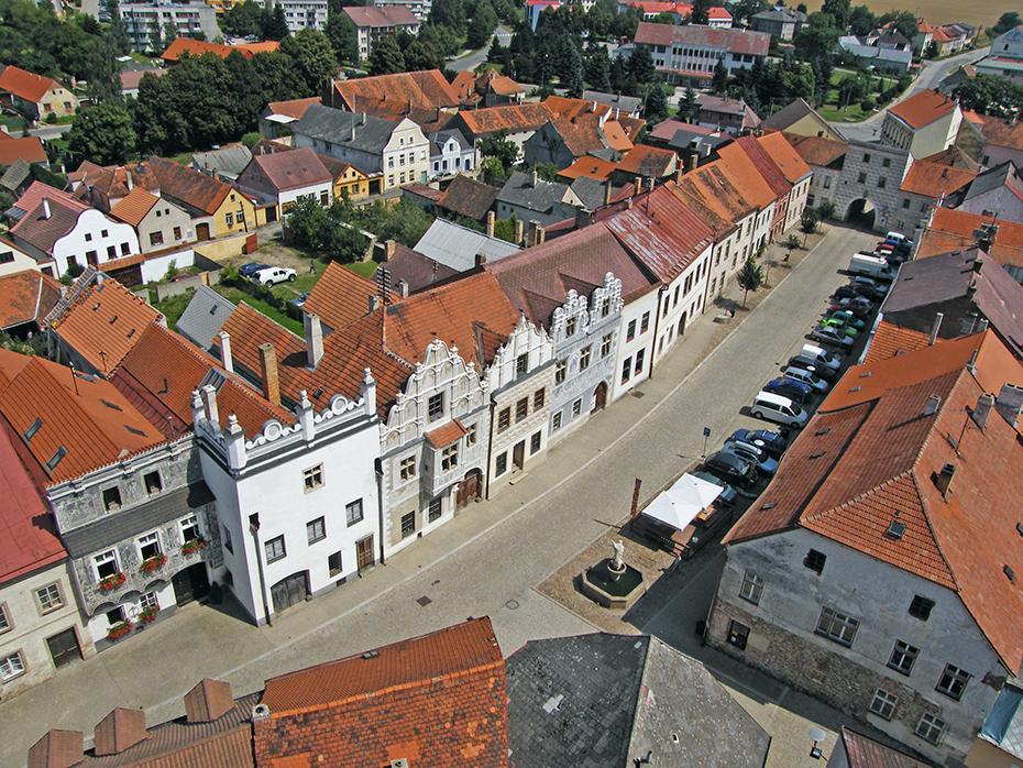 Blick vom Kirchtum auf den Hauptplatz, Slavonice