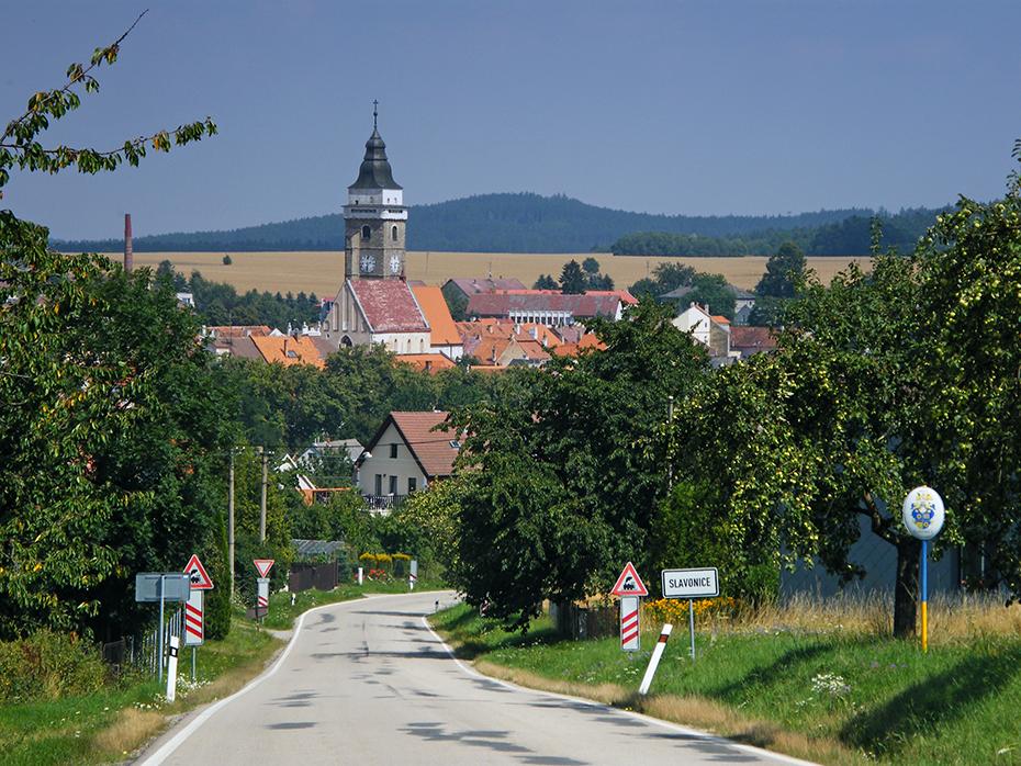 Einfahrt in Slavonice vom Westen her