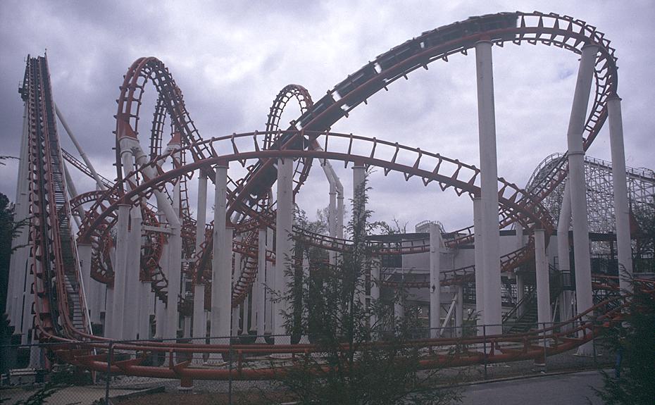 Hochschaubahn im Six Flags Park