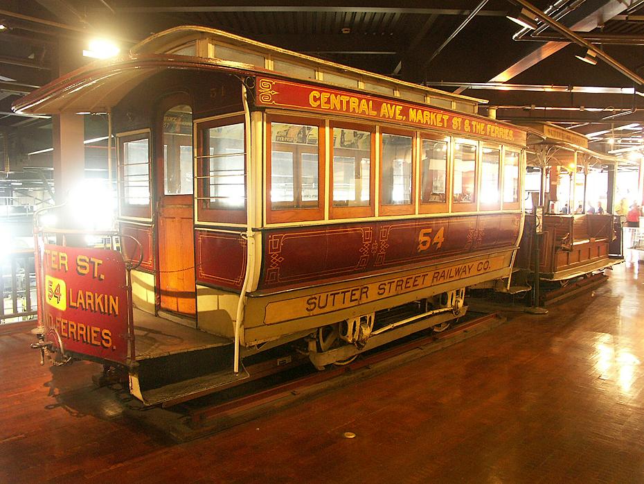 historische Cabel Cars im Cabel Car Museum (San Francisco)