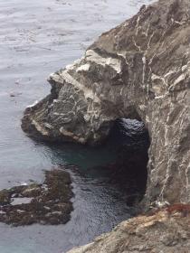 bunte Felsen an der kalifornischen Küste
