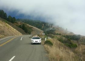 'Mein' Auto an der Küste mit Sonne und dem Nebel des Grauens