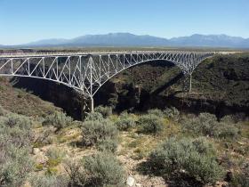 Brücke über den Rio Grande im Rio Grande National Wild and Scenic River