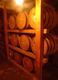 Lagerung des Saftes in Eichenfässern, Jack Daniel's Destillerie, Lynchburg, TN