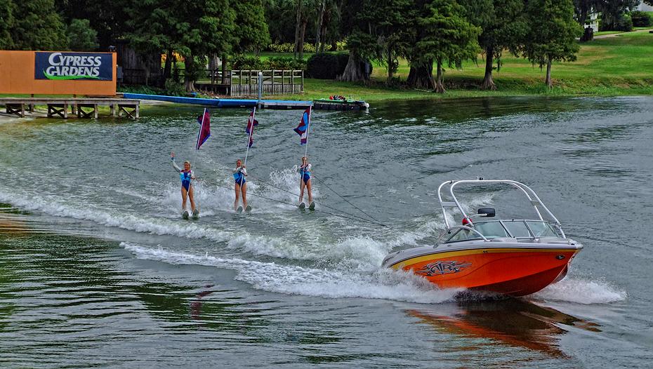 Wasserskishow im Cypress Garden, FL
