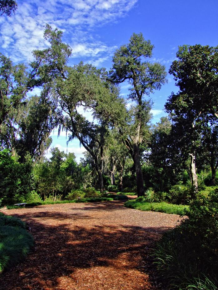 Viel Grün im Bok Tower Sanctuary, FL