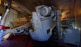 Kanone von innen am Battleship USS Alabama, Mobile, AL