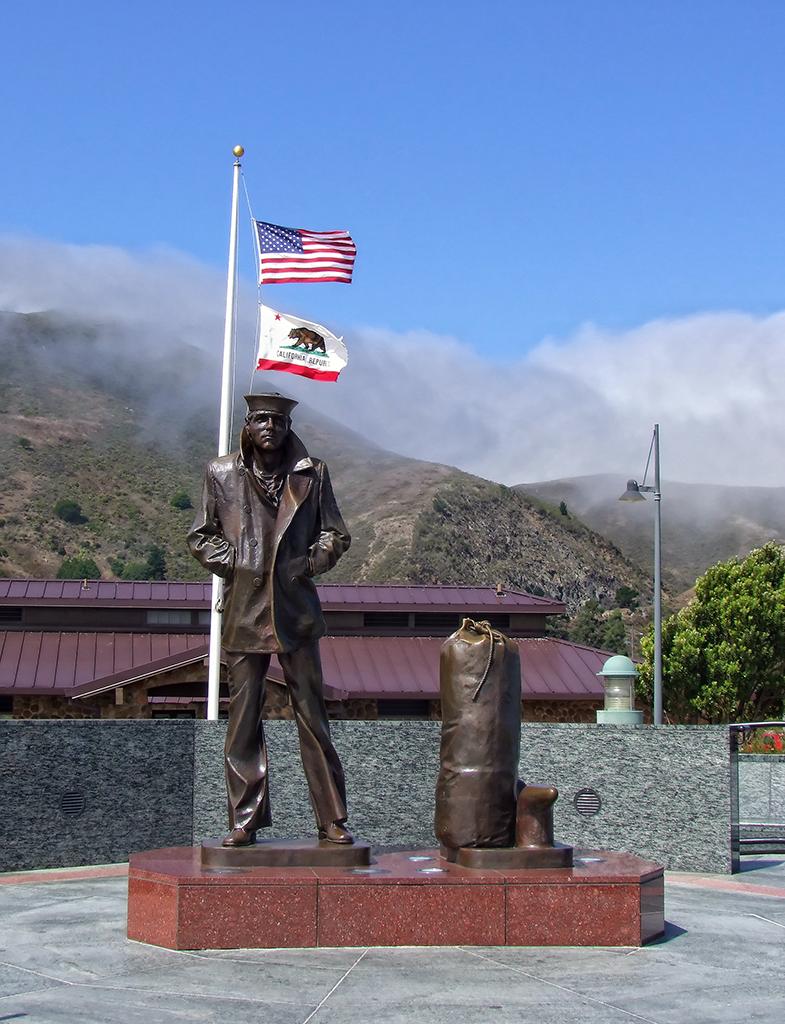 Statue am Nordende der Golden Gate Bridge, CA